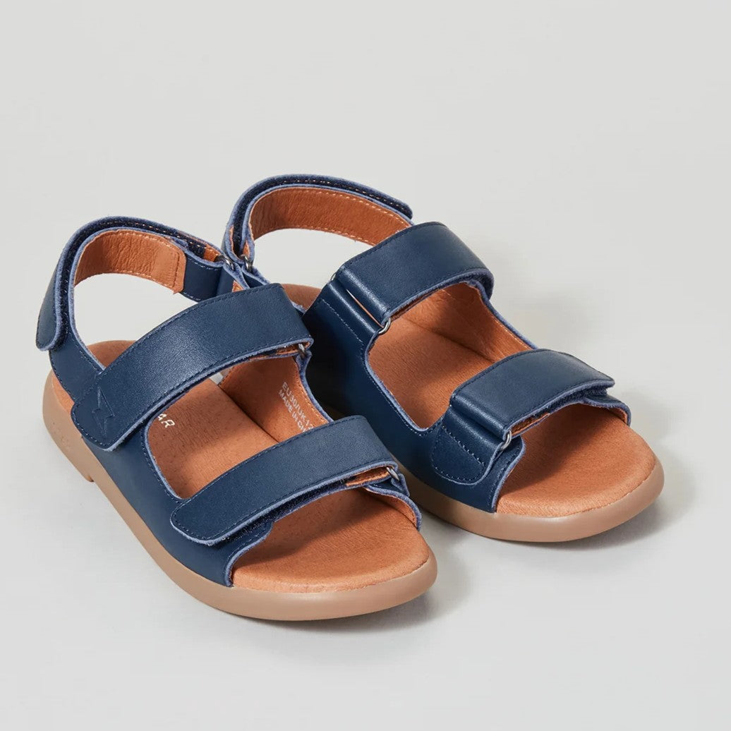 ZIG_STAR_SOLAR_JUNIOR_SANDAL_NAVY_PAIR_1350x1800
