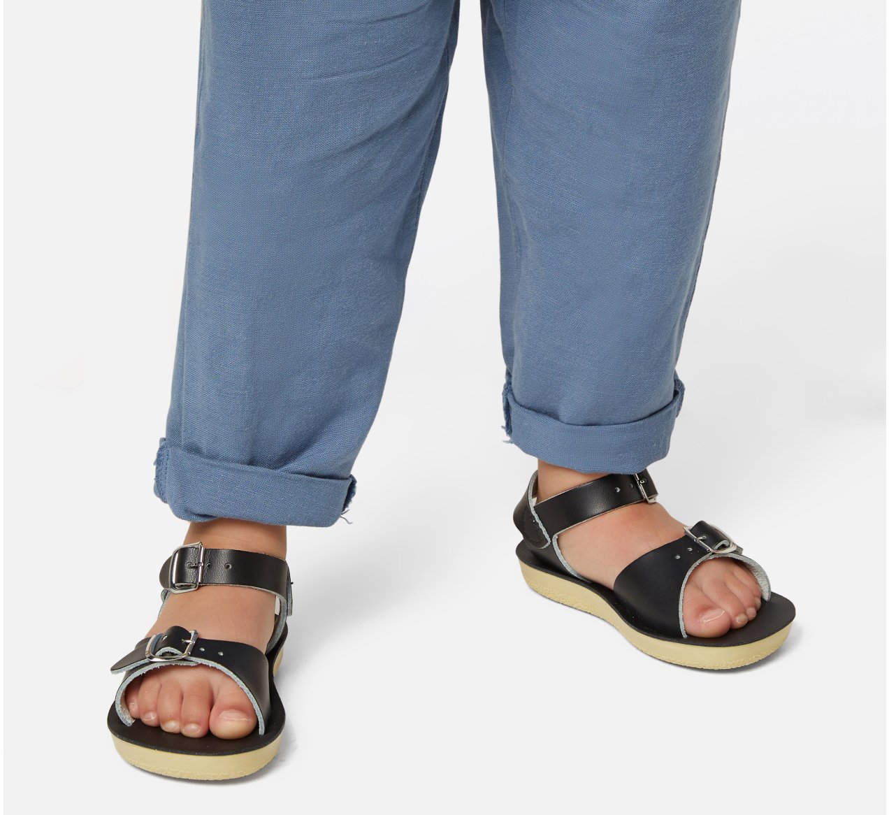 1706-surfer-black-bi-04.590