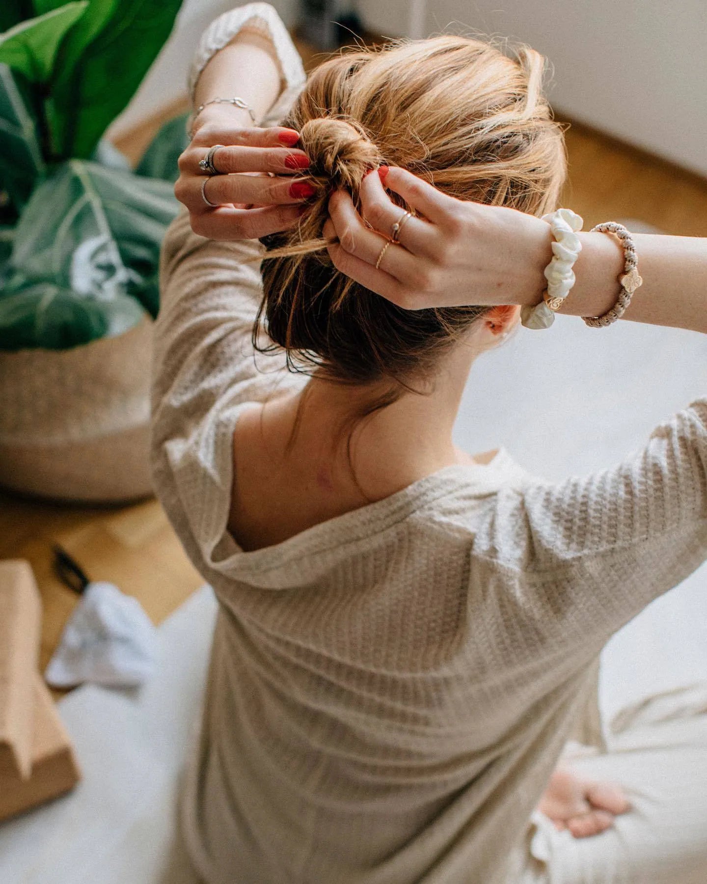 byEloise Gold Heart Cream zīda matu gumija