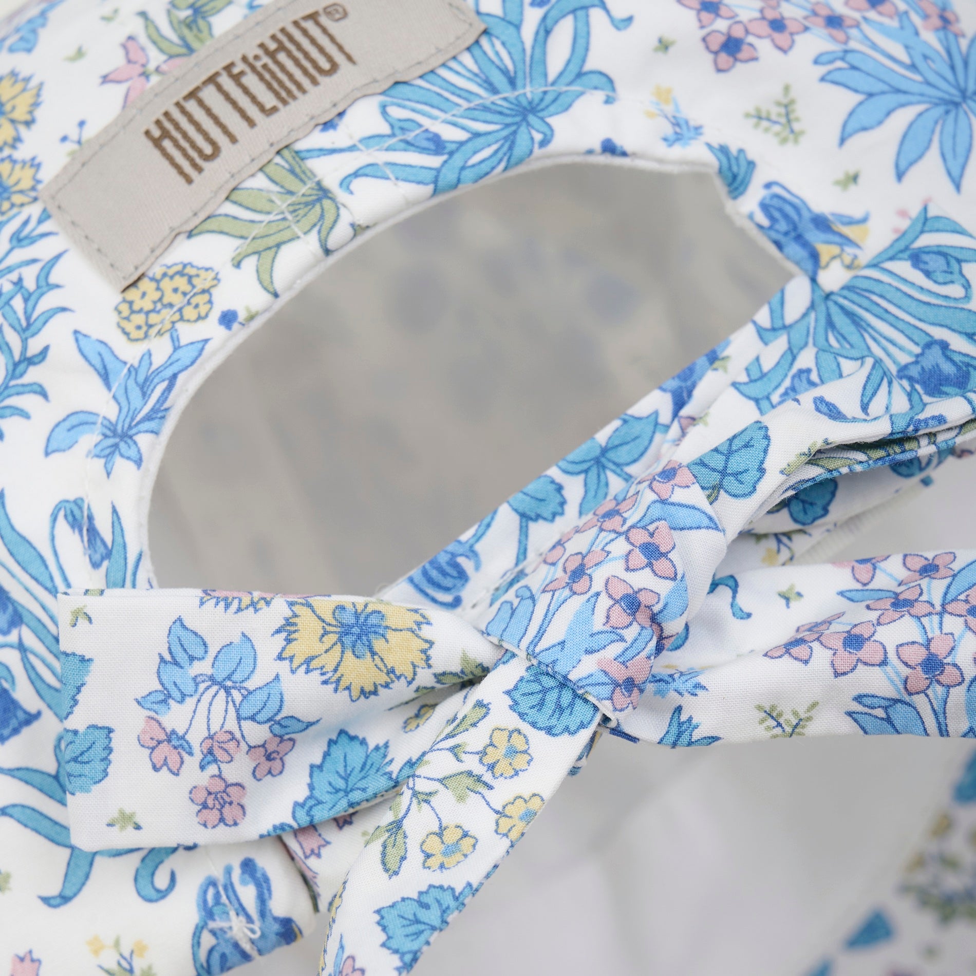 HUTTEliHUT Liberty Soft Chambray saules cepure