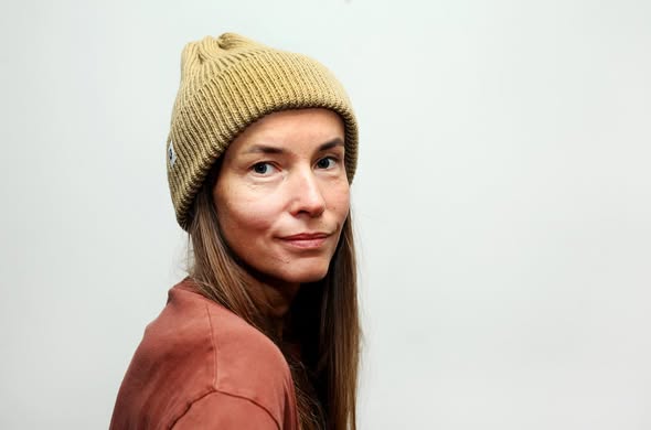 AITA alpakas vilnas cepure- sinepju brūna