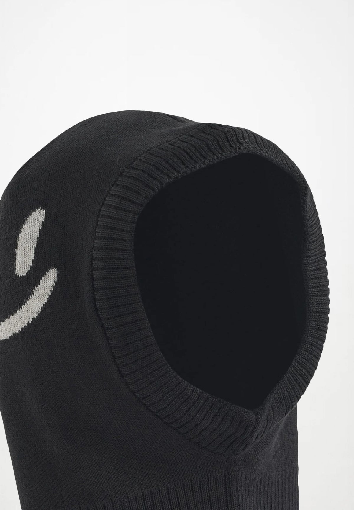 MOLO SNOW Black ķivercepure
