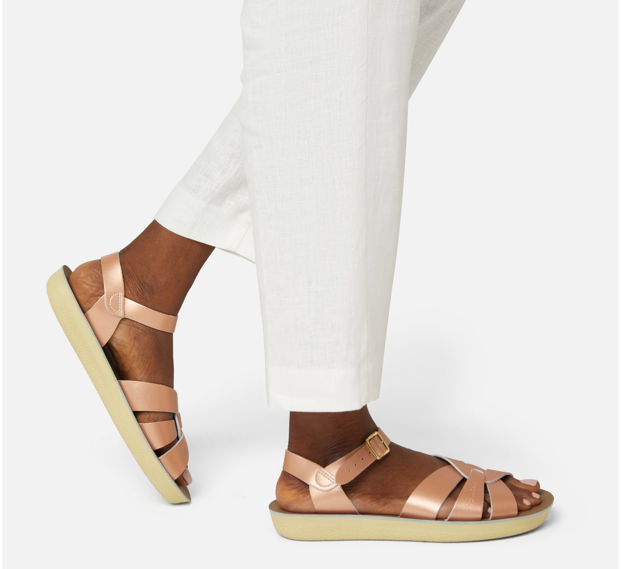8021-swimmer-rose-gold-adult-bi-04.478