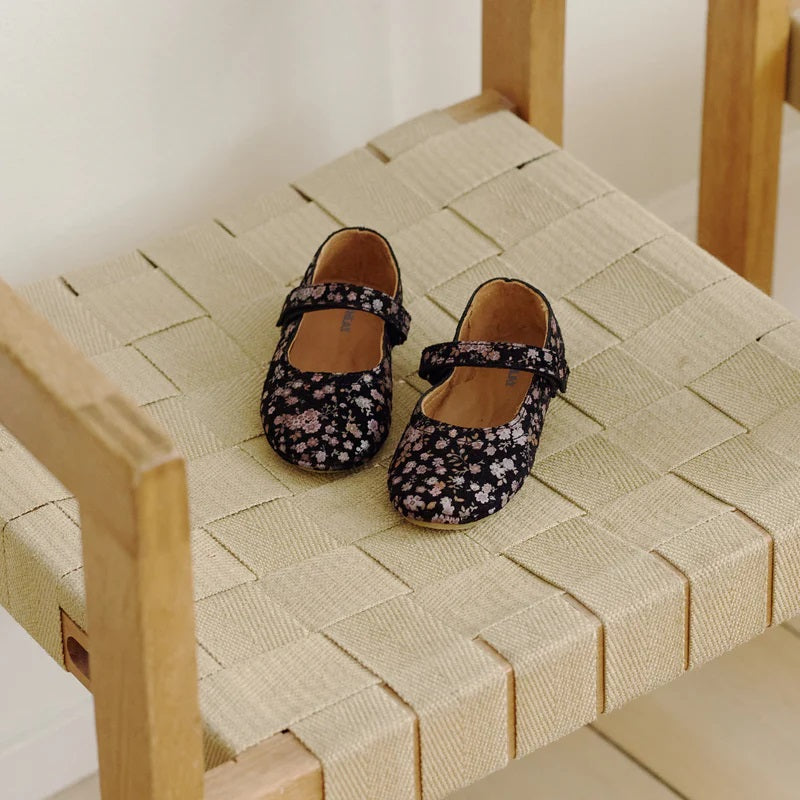 Ballerina_Dance-Ballerinas-WF507k-02-0035_black_flowers-1_953104ee-459b-468d-a226-2966594f359e_800x