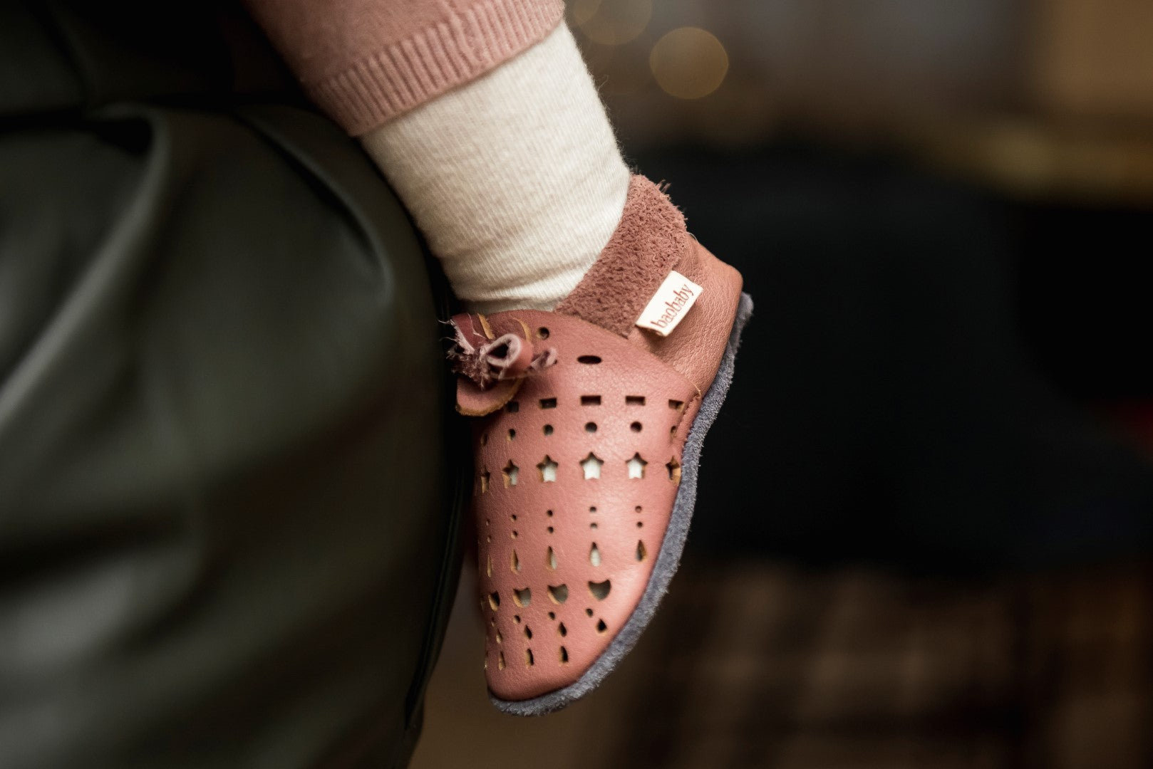 Baobaby-pelice-soft-sole-baby-shoes-dots-grapeshake (13)