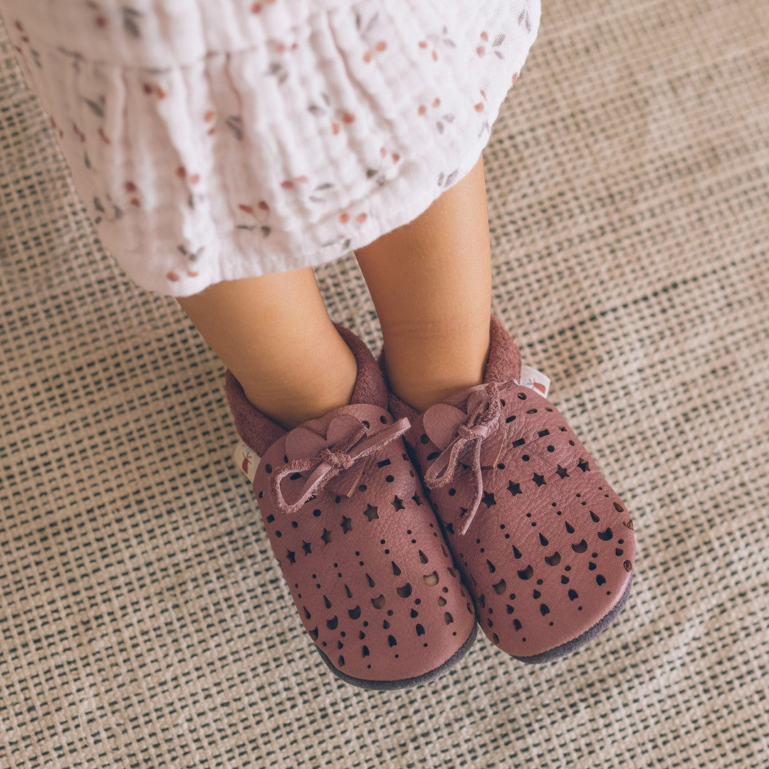 Baobaby-pelice-soft-sole-baby-shoes-dots-grapeshake (9)