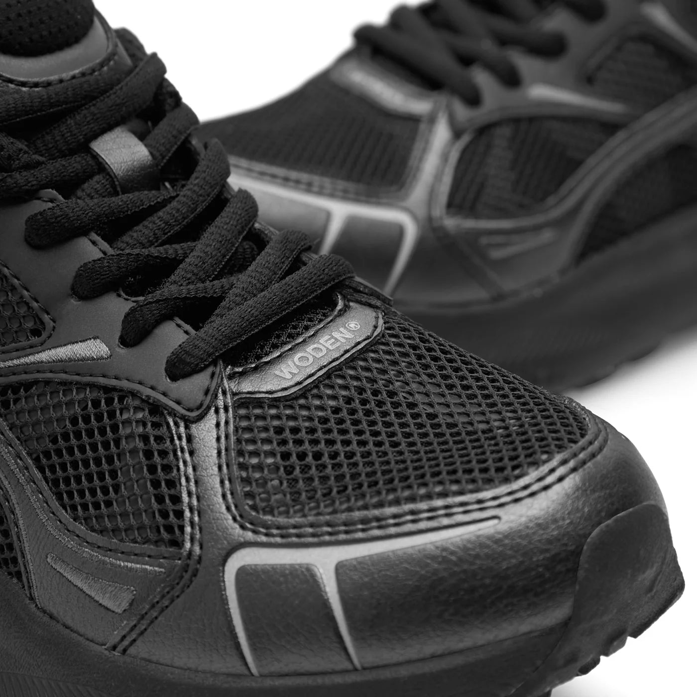 WODEN Freja Runner Black kedas