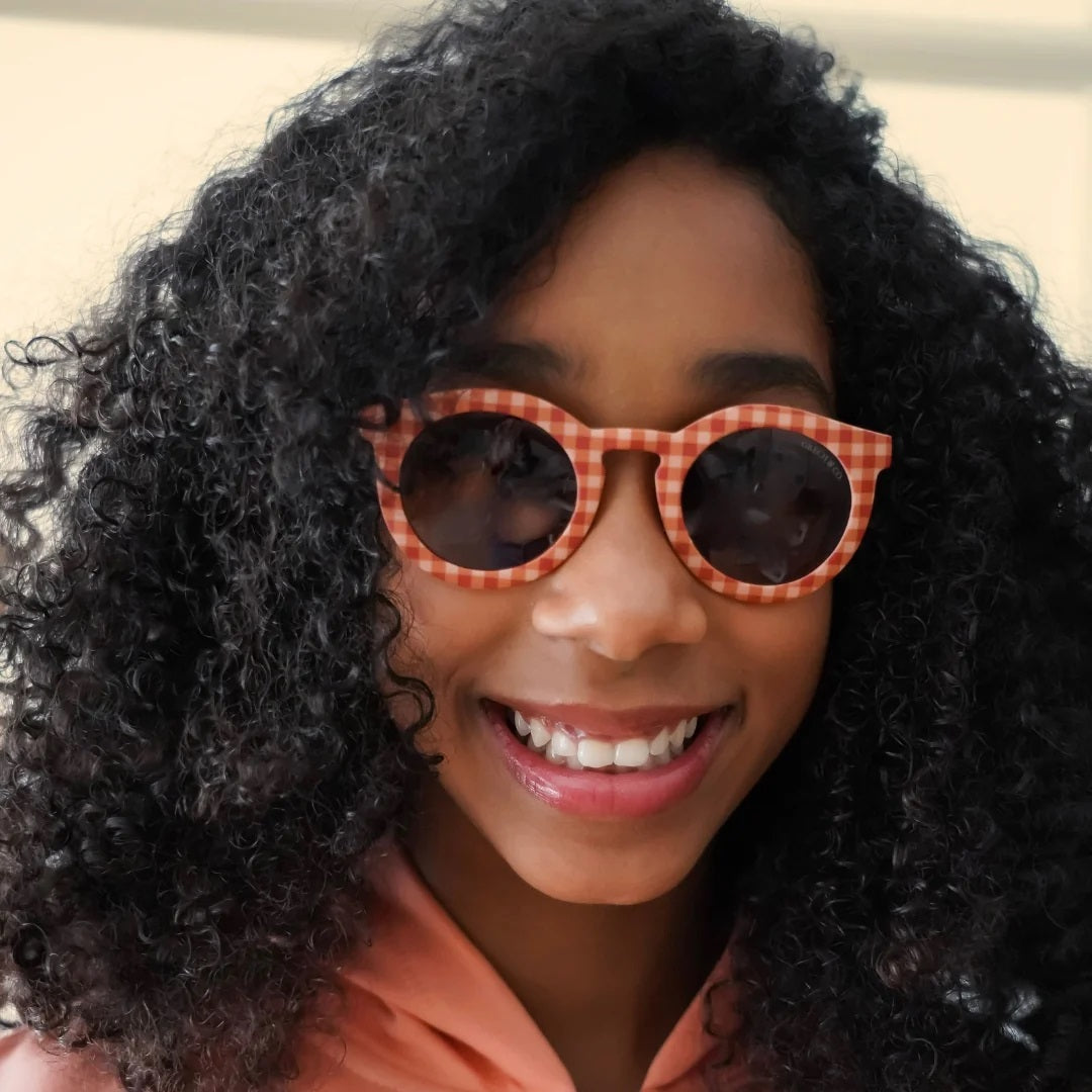 GRECHCO_GCO2178_SS24_CLASSIC_BENDABLE_POLARIZEDSUNGLASSES_SUNSET_GINGHAM_LS1_2028c48f-63ab-4d68-b9fc-917ad539d7e6_1080x1080