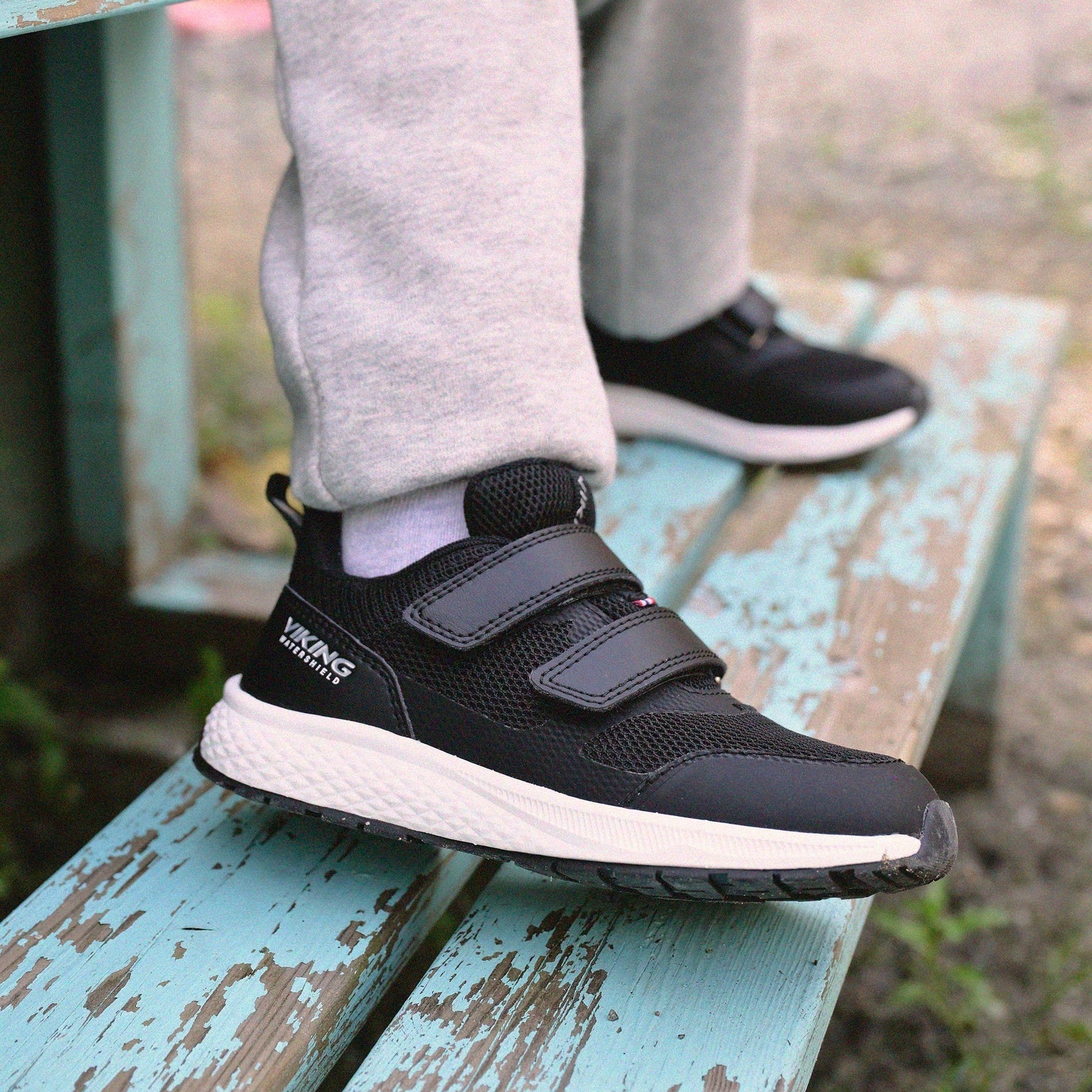 Viking Bouncy WP 2V Black ūdensizturīgās kedas