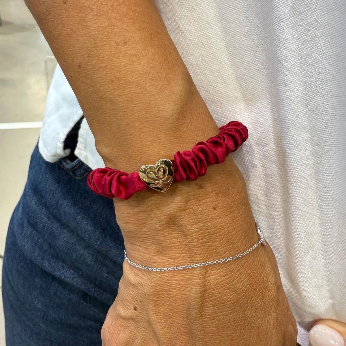 byEloise Gold Heart Skinny Burgundy zīda matu gumija